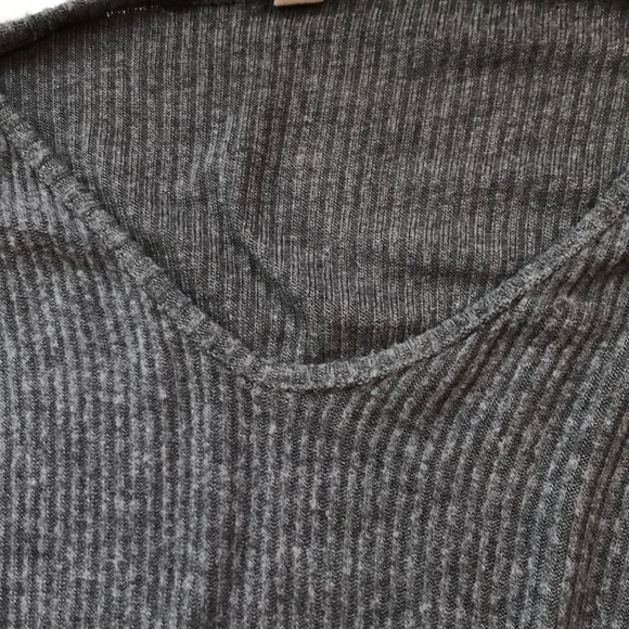 Soft heather gray sweater with bell sleeves - Picture 2 of 3